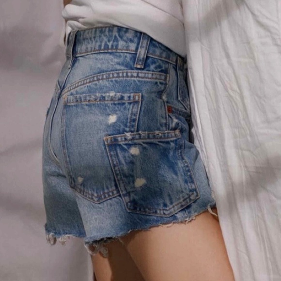 NWTs Zara high rise frayed denim short extra pocket detail - Picture 2 of 11